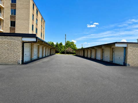 Tiny photo for 110 W Butterfield Road #402S, Elmhurst, IL 60126 (MLS # 12734157)