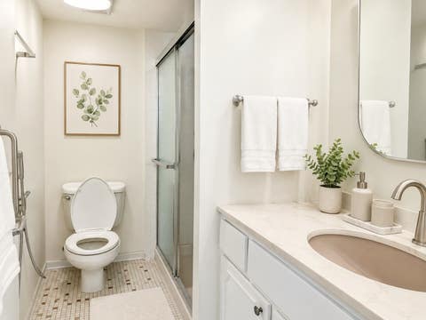 Tiny photo for 110 W Butterfield Road #402S, Elmhurst, IL 60126 (MLS # 12734157)