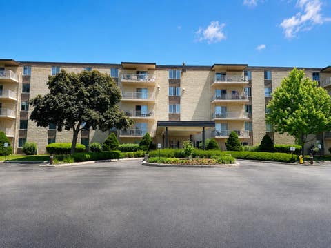 Photo of 110 W Butterfield Road #402S, Elmhurst, IL 60126 (MLS # 12734157)