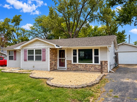 Photo of 16664 W 146 Place, Lockport, IL 60441 (MLS # 12765496)