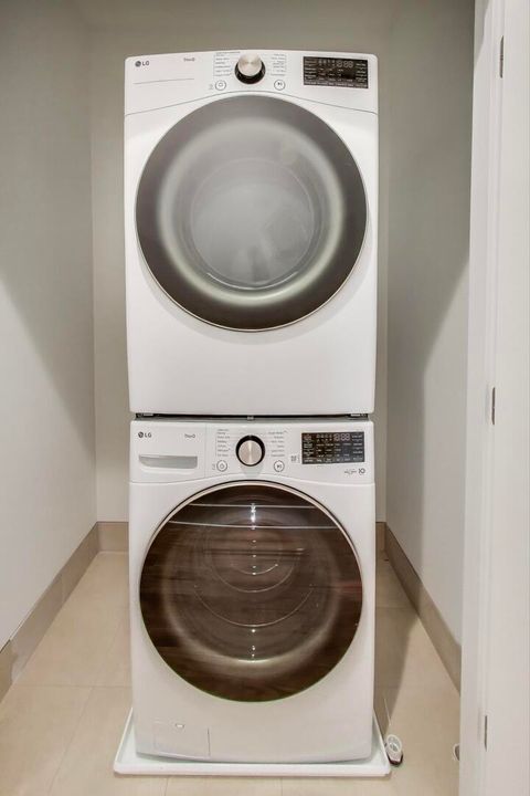 Tiny photo for 3339 N Ridgeway Avenue #1N, Chicago, IL 60618 (MLS # 12474885)