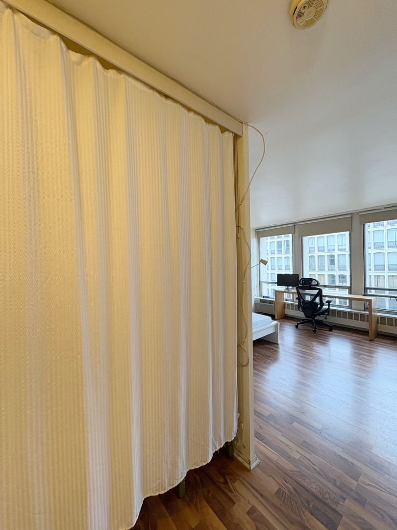 1450 E 55th Place 821S