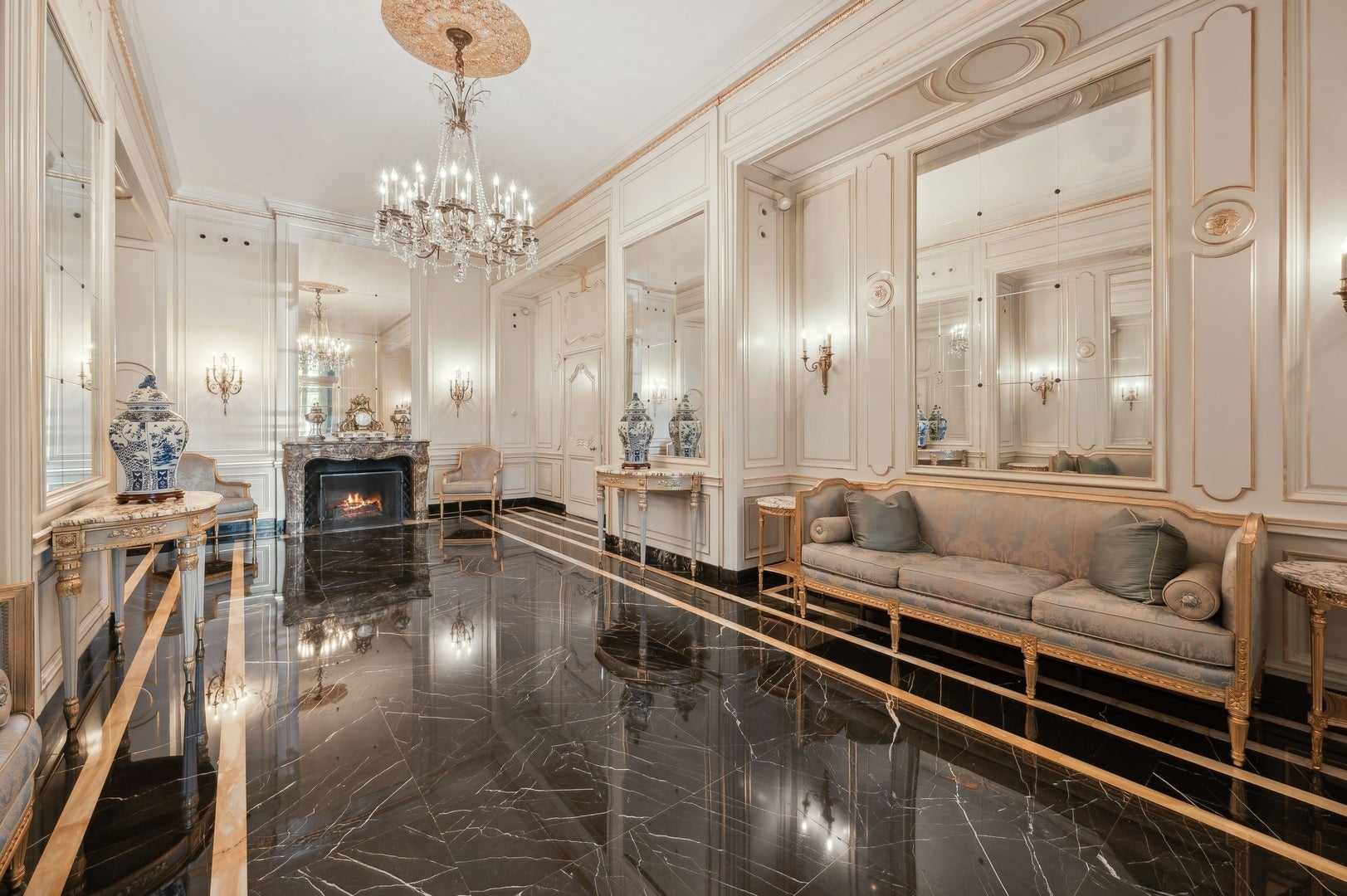 179 E Lake Shore Drive 19S