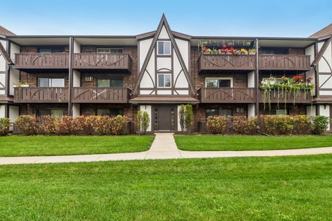 Photo of 3 Timber Lane #10, Vernon Hills, IL 60061 (MLS # 12797781)