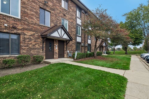 Tiny photo for 3 Timber Lane #10, Vernon Hills, IL 60061 (MLS # 12797781)