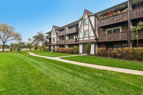 Tiny photo for 3 Timber Lane #10, Vernon Hills, IL 60061 (MLS # 12797781)
