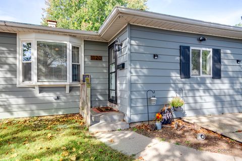 Tiny photo for 1120 Fulton Avenue, Winthrop Harbor, IL 60096 (MLS # 12463683)