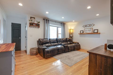 Tiny photo for 1120 Fulton Avenue, Winthrop Harbor, IL 60096 (MLS # 12463683)