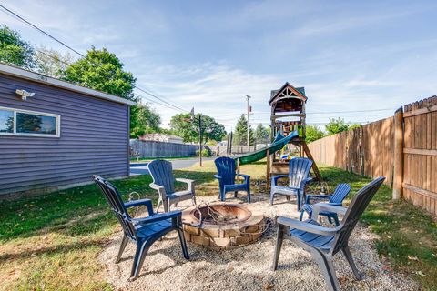Tiny photo for 1120 Fulton Avenue, Winthrop Harbor, IL 60096 (MLS # 12463683)