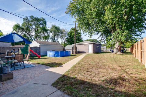 Tiny photo for 1120 Fulton Avenue, Winthrop Harbor, IL 60096 (MLS # 12463683)