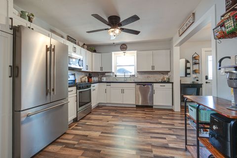 Tiny photo for 1120 Fulton Avenue, Winthrop Harbor, IL 60096 (MLS # 12463683)