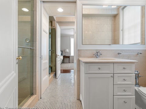 Tiny photo for 232 E WALTON Place #5E, Chicago, IL 60611 (MLS # 12676893)