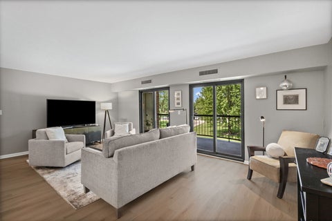 Tiny photo for 1605 E Central Road #211B, Arlington Heights, IL 60005 (MLS # 12765615)