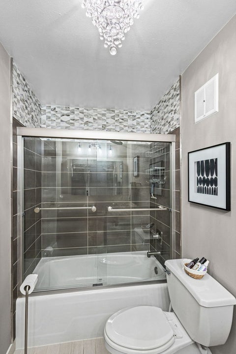 Tiny photo for 1605 E Central Road #211B, Arlington Heights, IL 60005 (MLS # 12765615)