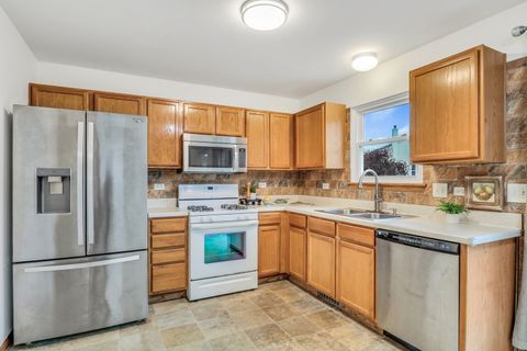 Tiny photo for 13155 W Yorkshire Lane, Beach Park, IL 60083 (MLS # 12452268)