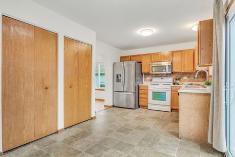 Tiny photo for 13155 W Yorkshire Lane, Beach Park, IL 60083 (MLS # 12452268)