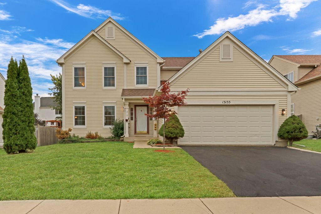 Photo for 13155 W Yorkshire Lane, Beach Park, IL 60083 (MLS # 12452268)