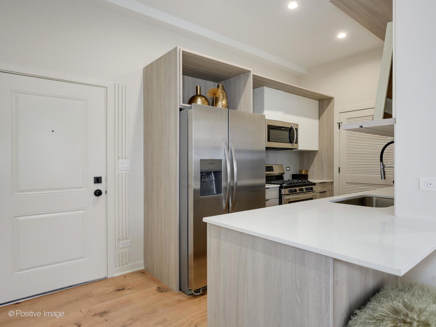 2801 Thatcher Avenue 304