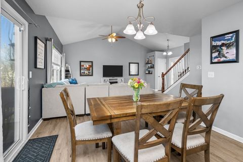 Tiny photo for 5 W Village Circle, Davenport, IA 52806 (MLS # 12613578)