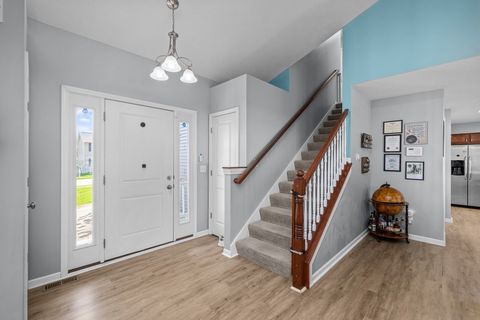 Tiny photo for 5 W Village Circle, Davenport, IA 52806 (MLS # 12613578)