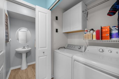 Tiny photo for 5 W Village Circle, Davenport, IA 52806 (MLS # 12613578)