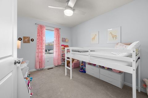 Tiny photo for 5 W Village Circle, Davenport, IA 52806 (MLS # 12613578)