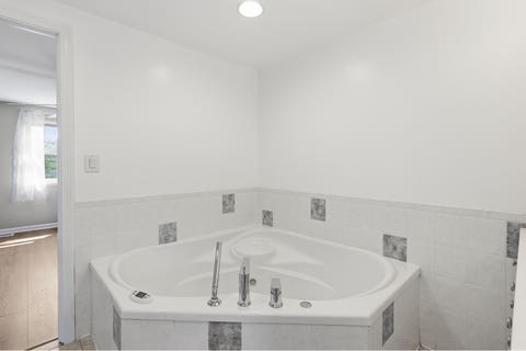 Tiny photo for 809 Bishop Court, Schaumburg, IL 60194 (MLS # 12725443)