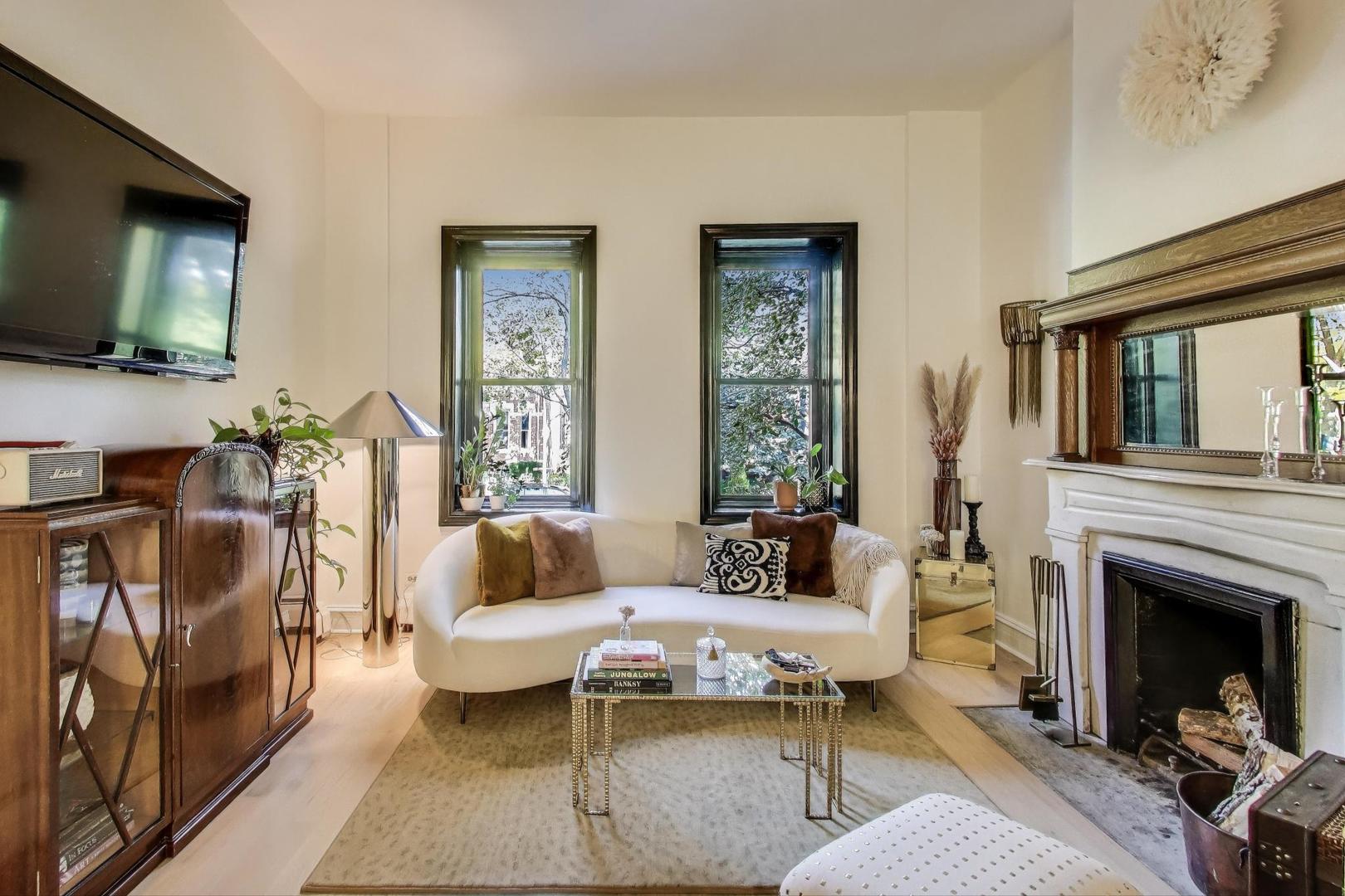 1951 W Evergreen Avenue