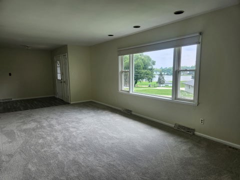 Tiny photo for 914 Oakleaf Avenue, McHenry, IL 60051 (MLS # 12775480)