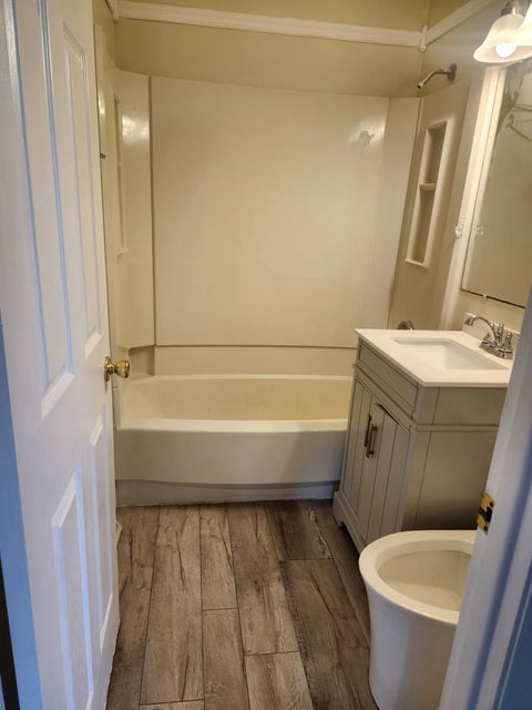 Tiny photo for 914 Oakleaf Avenue, McHenry, IL 60051 (MLS # 12775480)