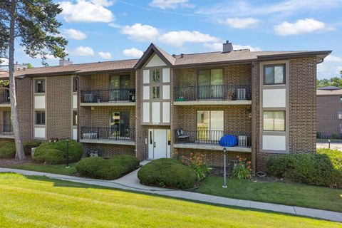 Photo of 1714 S Washington Street #1714, Naperville, IL 60565 (MLS # 12683773)