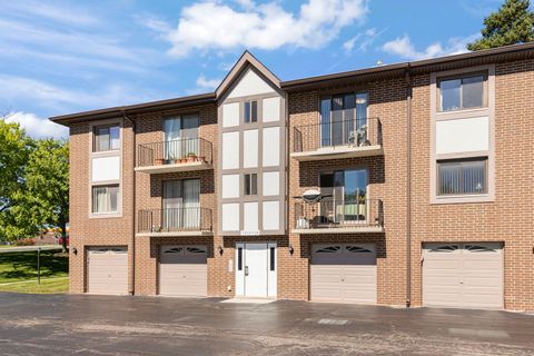 Tiny photo for 1714 S Washington Street #1714, Naperville, IL 60565 (MLS # 12683773)