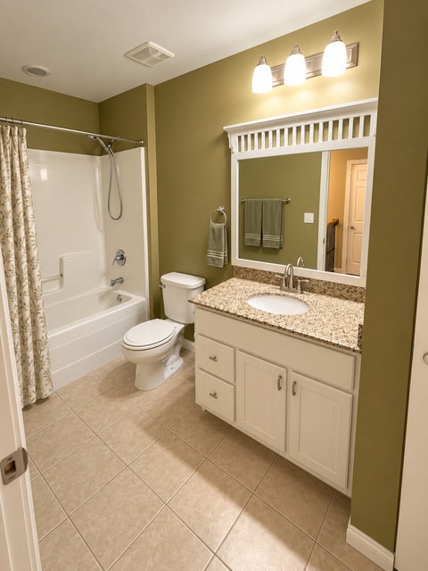 Tiny photo for 378 Thorncliffe Heights, Glendale Heights, IL 60139 (MLS # 12766189)