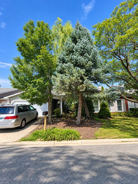 Photo of 378 Thorncliffe Heights, Glendale Heights, IL 60139 (MLS # 12766189)