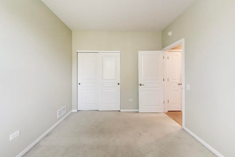 Tiny photo for 3172 Ravinia Circle, Mundelein, IL 60060 (MLS # 12771449)