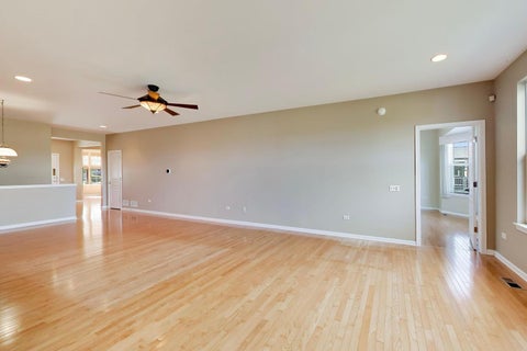 Tiny photo for 3172 Ravinia Circle, Mundelein, IL 60060 (MLS # 12771449)