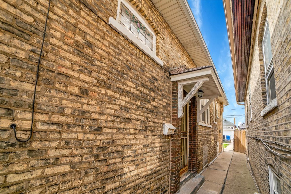 5135 W George Street