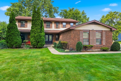Photo of 1222 Biscayne Drive, Elk Grove Village, IL 60007 (MLS # 12753225)