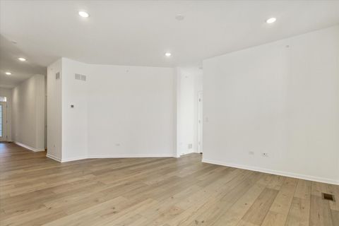 Tiny photo for 38 Tournament Drive, Hawthorn Woods, IL 60047 (MLS # 12494781)