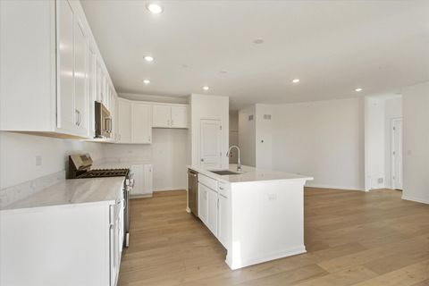 Tiny photo for 38 Tournament Drive, Hawthorn Woods, IL 60047 (MLS # 12494781)