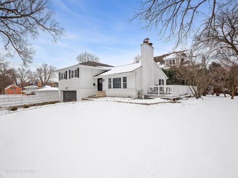 Tiny photo for 742 W Chestnut Street, Hinsdale, IL 60521 (MLS # 12572458)