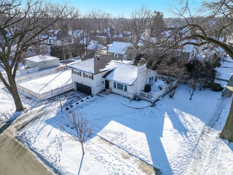 Tiny photo for 742 W Chestnut Street, Hinsdale, IL 60521 (MLS # 12572458)