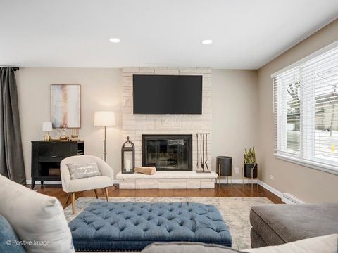 Tiny photo for 742 W Chestnut Street, Hinsdale, IL 60521 (MLS # 12572458)