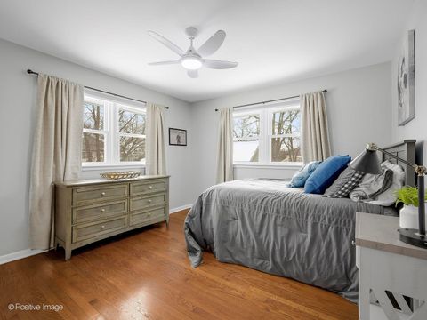 Tiny photo for 742 W Chestnut Street, Hinsdale, IL 60521 (MLS # 12572458)