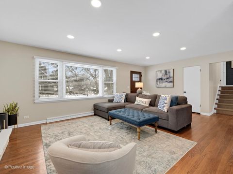 Tiny photo for 742 W Chestnut Street, Hinsdale, IL 60521 (MLS # 12572458)