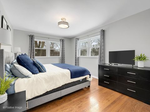 Tiny photo for 742 W Chestnut Street, Hinsdale, IL 60521 (MLS # 12572458)