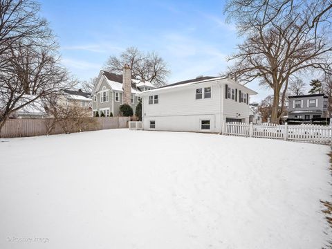Tiny photo for 742 W Chestnut Street, Hinsdale, IL 60521 (MLS # 12572458)