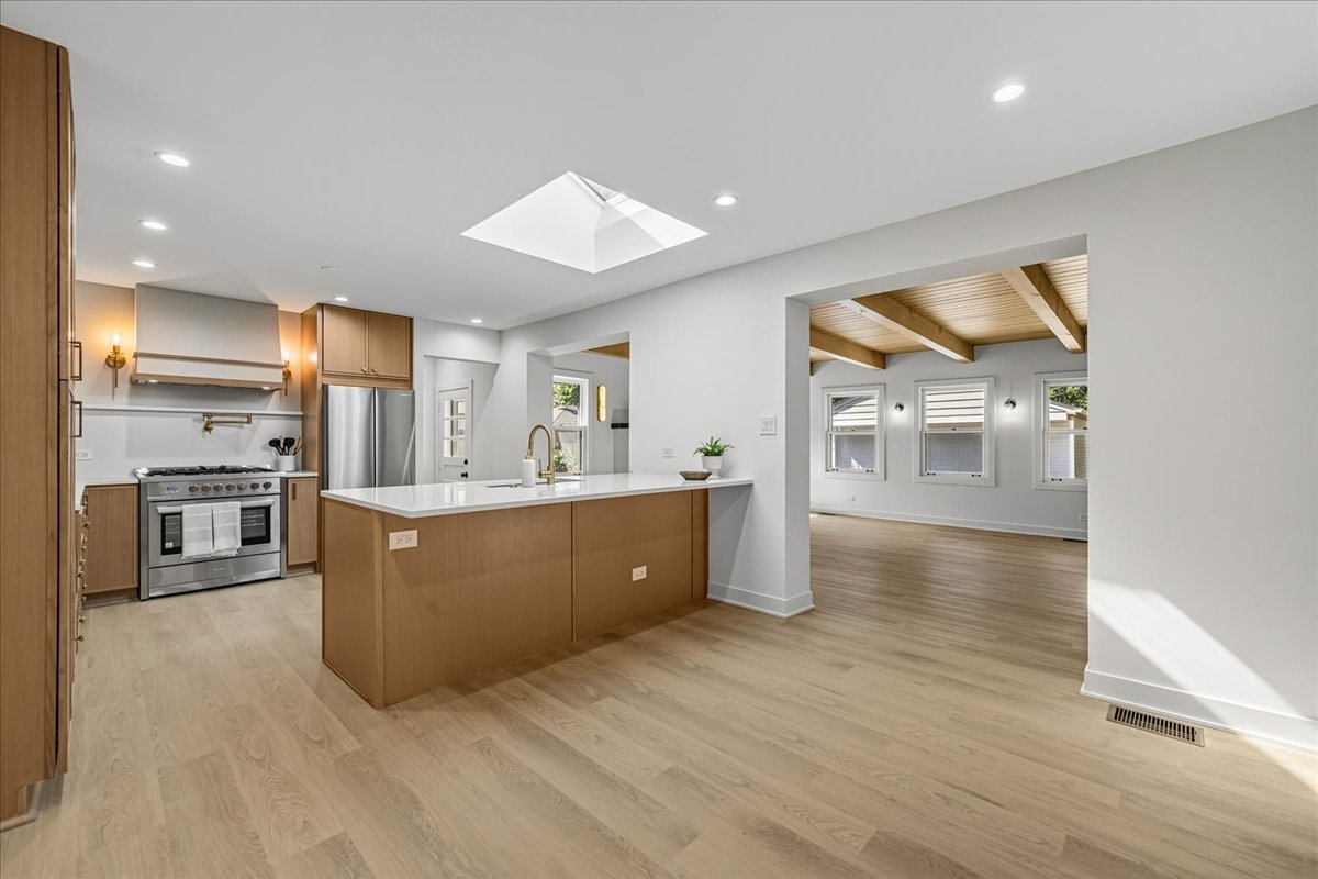 834 Meadowlark Lane