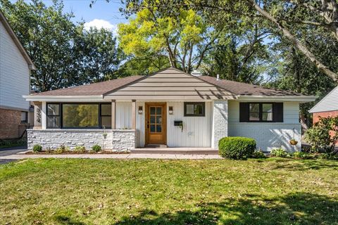 Photo of 834 Meadowlark Lane, Glenview, IL 60025 (MLS # 12467505)
