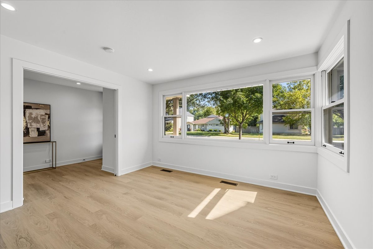 834 Meadowlark Lane